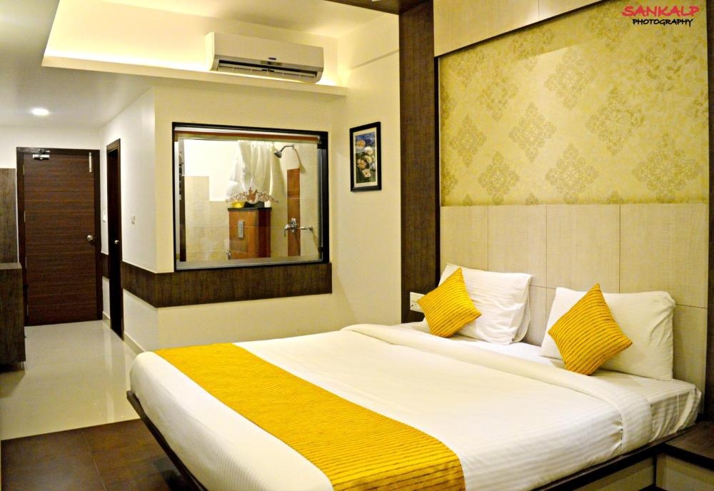 Room image 3